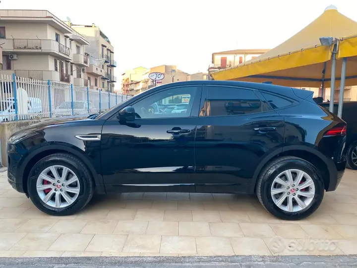 Jaguar E-Pace 2019 photo 4