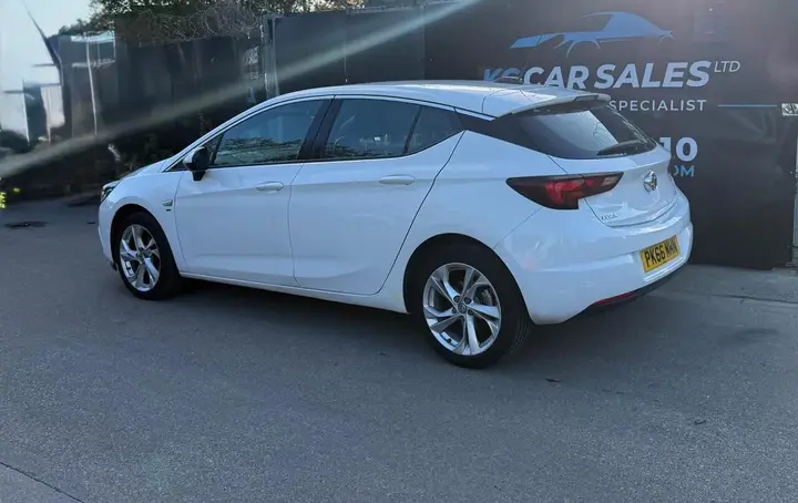 Vauxhall Astra 2016 photo 2