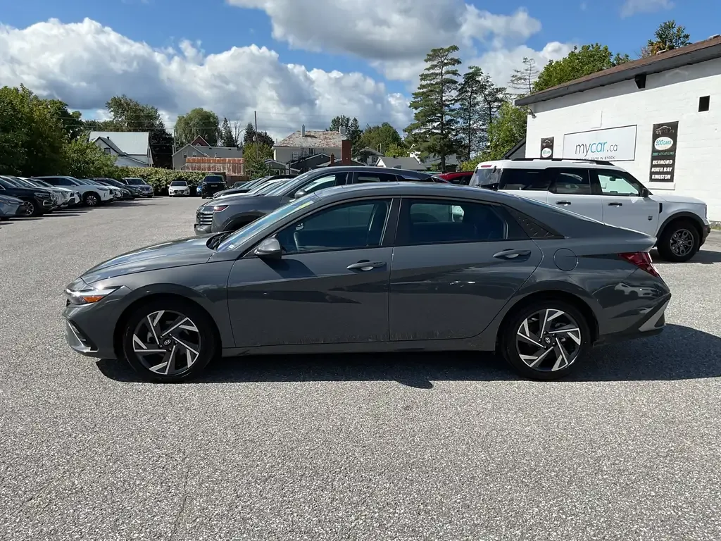 Hyundai Elantra 2026 photo 3
