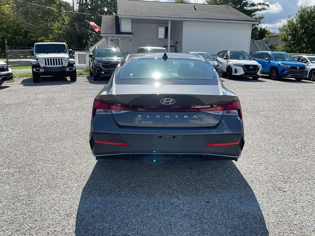 Hyundai Elantra 2026 photo 5