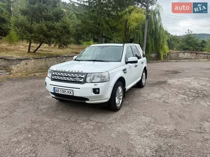 Land Rover Freelander 2011 photo 2