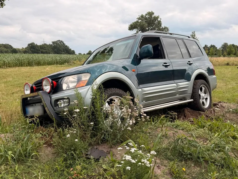 Mitsubishi Grand Pajero Ralliart