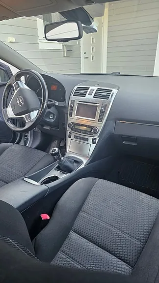 Toyota Avensis 2012 photo 3