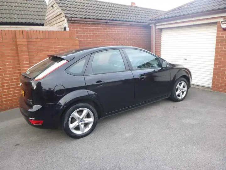 Ford Focus 2010 photo 4