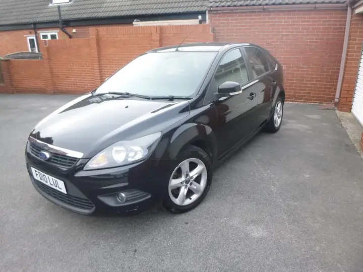 Ford Focus 2010 photo 2