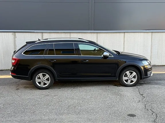 Skoda Octavia Scout 2018 photo 2