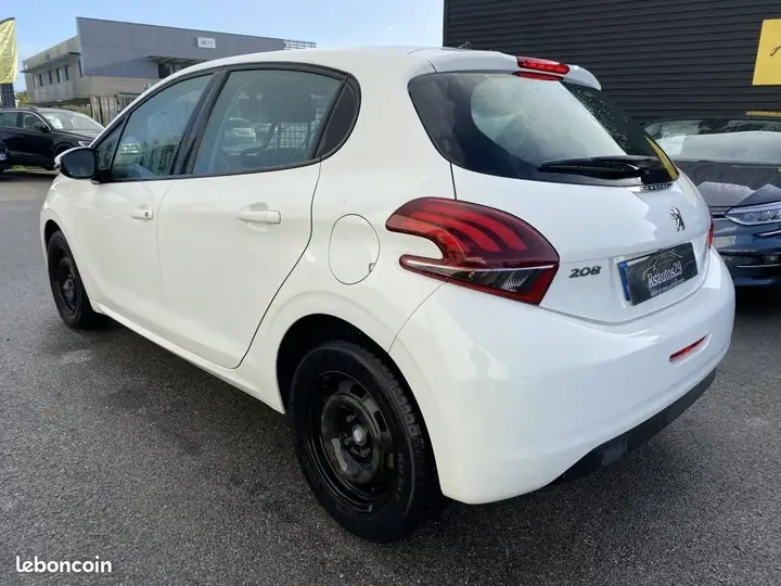 Peugeot 208 2020 photo 4