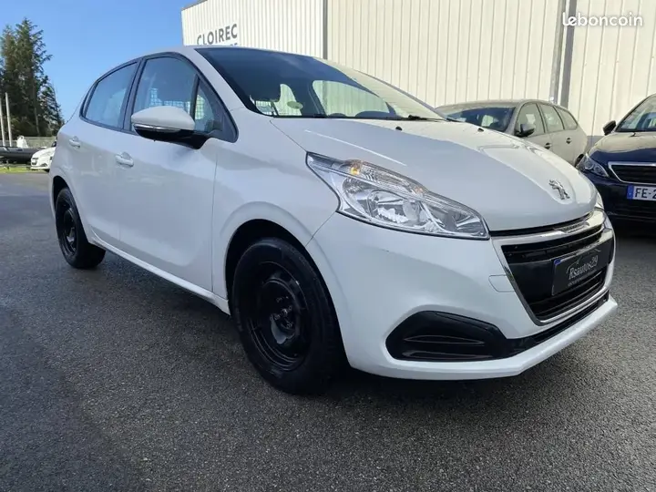 Peugeot 208 2020 photo 2