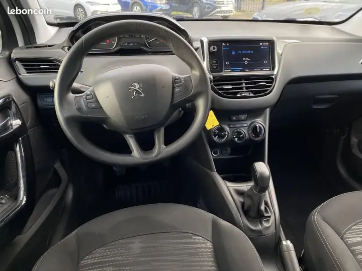Peugeot 208 2020 photo 5