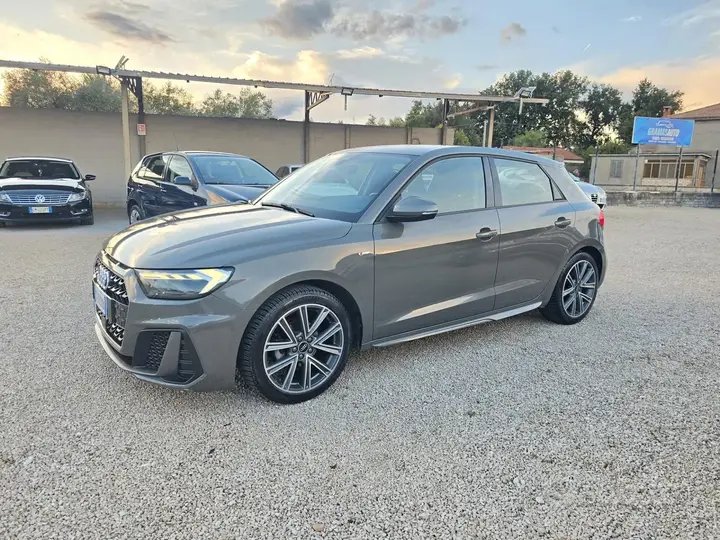 Audi A1 2023 photo 2