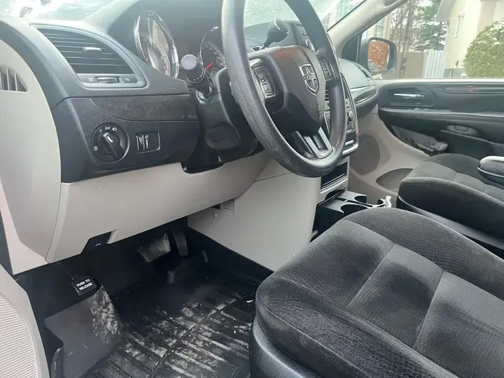Dodge Grand Caravan 2016 photo 4