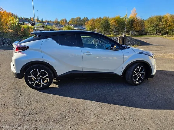 Toyota C-Hr 2019 photo 2