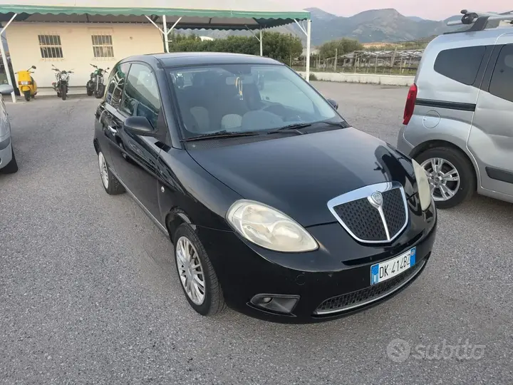Lancia Ypsilon