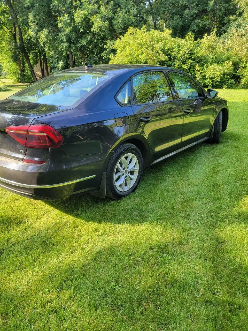 Volkswagen Passat 2018 photo 2