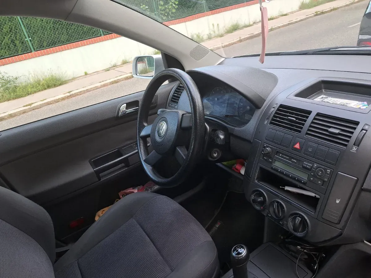 Volkswagen Polo 2005 photo 2