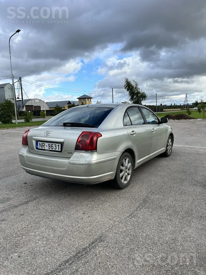 Toyota Avensis 2004 photo 4