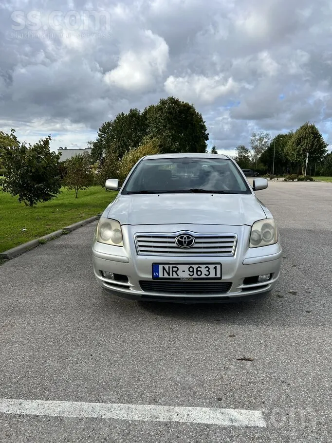 Toyota Avensis 2004 photo 5