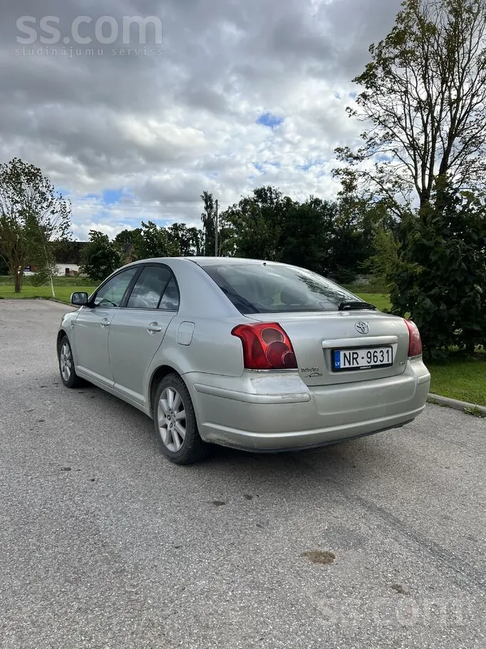 Toyota Avensis 2004 photo 3