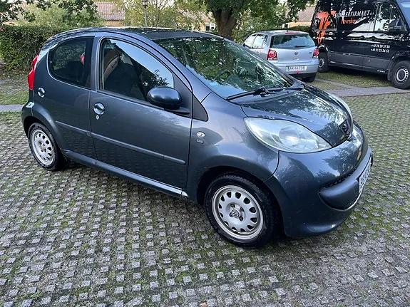 Peugeot 107 2006 photo 2