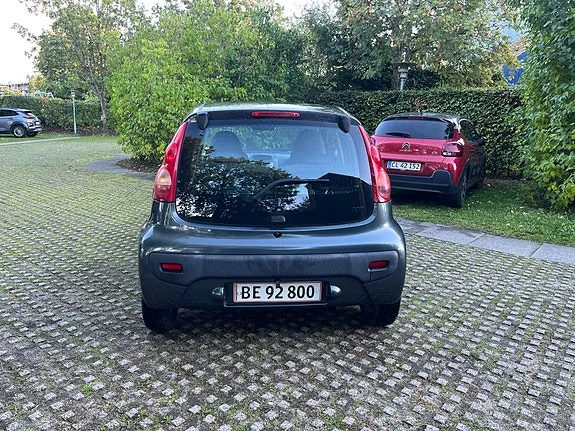 Peugeot 107 2006 photo 4