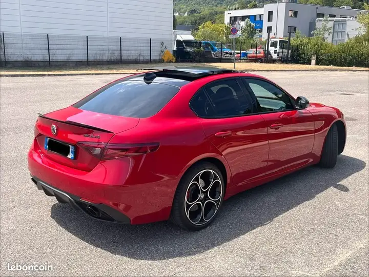 Alfa Romeo Giulia 2021 photo 2