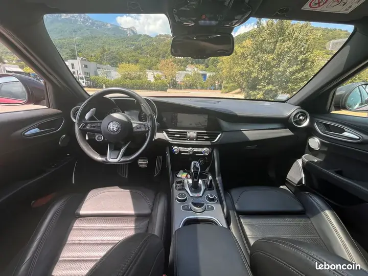 Alfa Romeo Giulia 2021 photo 3