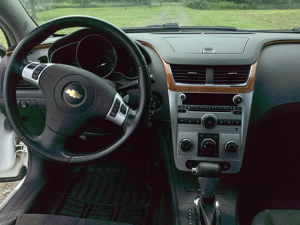 Chevrolet Malibu 2009 photo 2