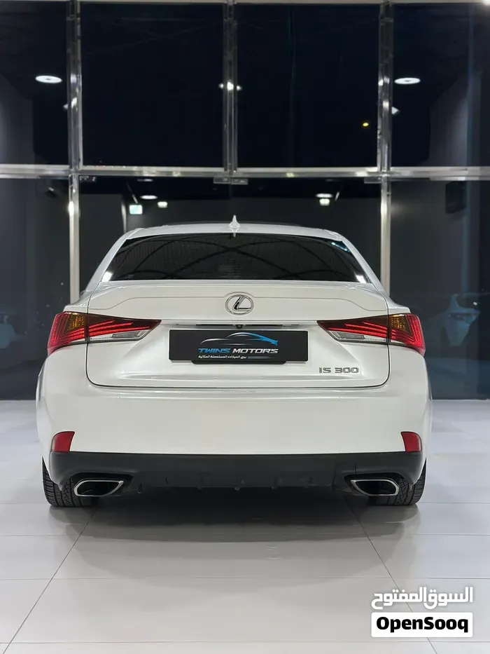 Lexus Is 2019 photo 3