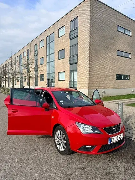 Seat Ibiza 2015 photo 2