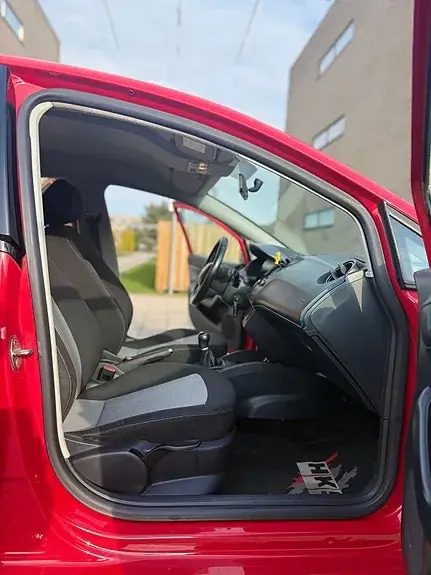 Seat Ibiza 2015 photo 4