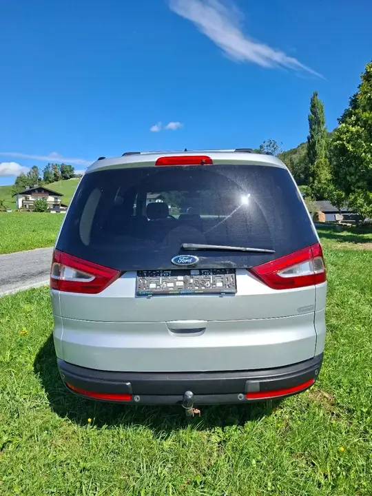 Ford Galaxy 2015 photo 3