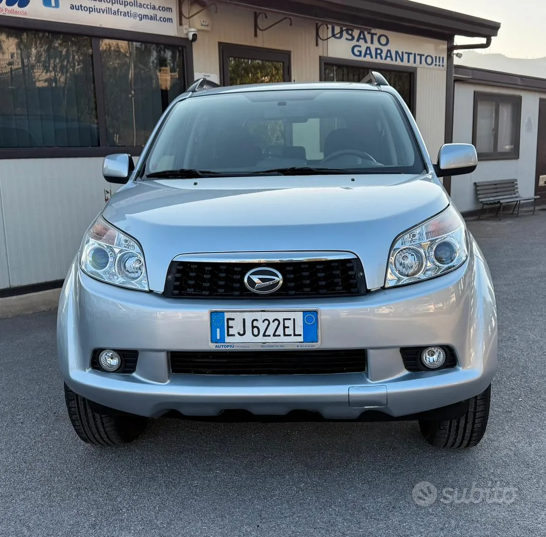 Daihatsu Terios 2011 photo 2