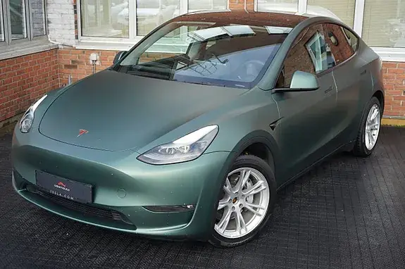 Tesla Model Y 2023 photo 2