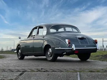 Jaguar 240