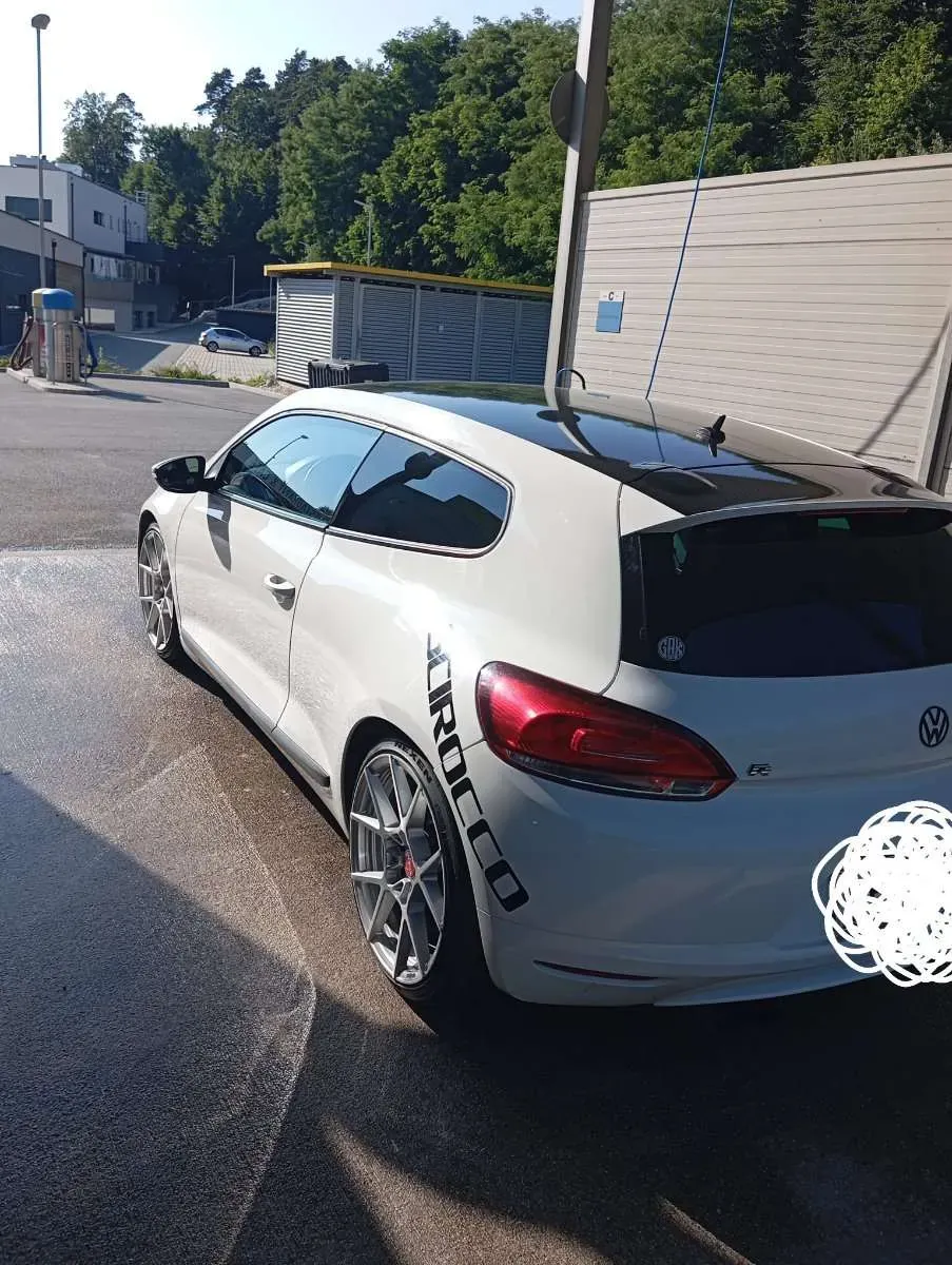Volkswagen Scirocco 2009 photo 2