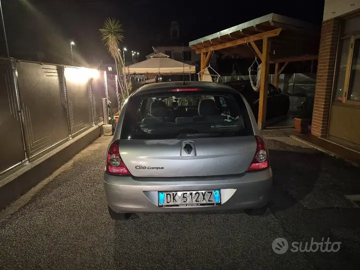 Renault Clio 2007 photo 2