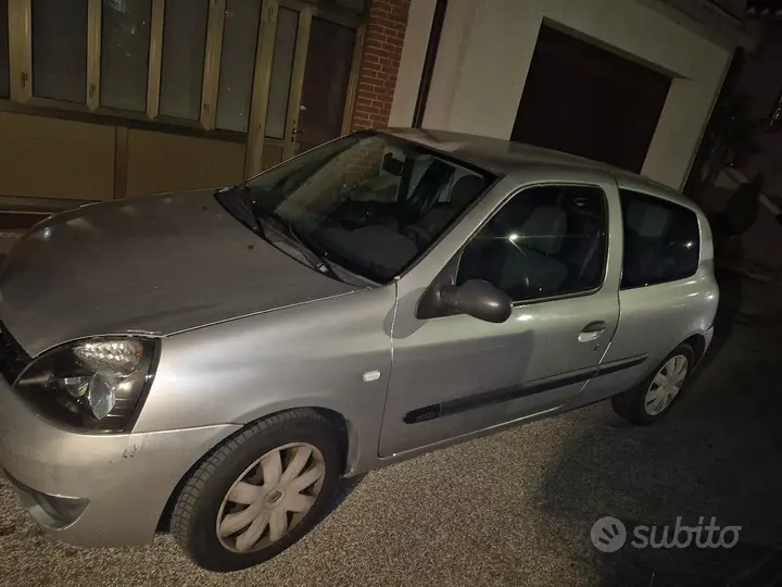 Renault Clio 2007 photo 3