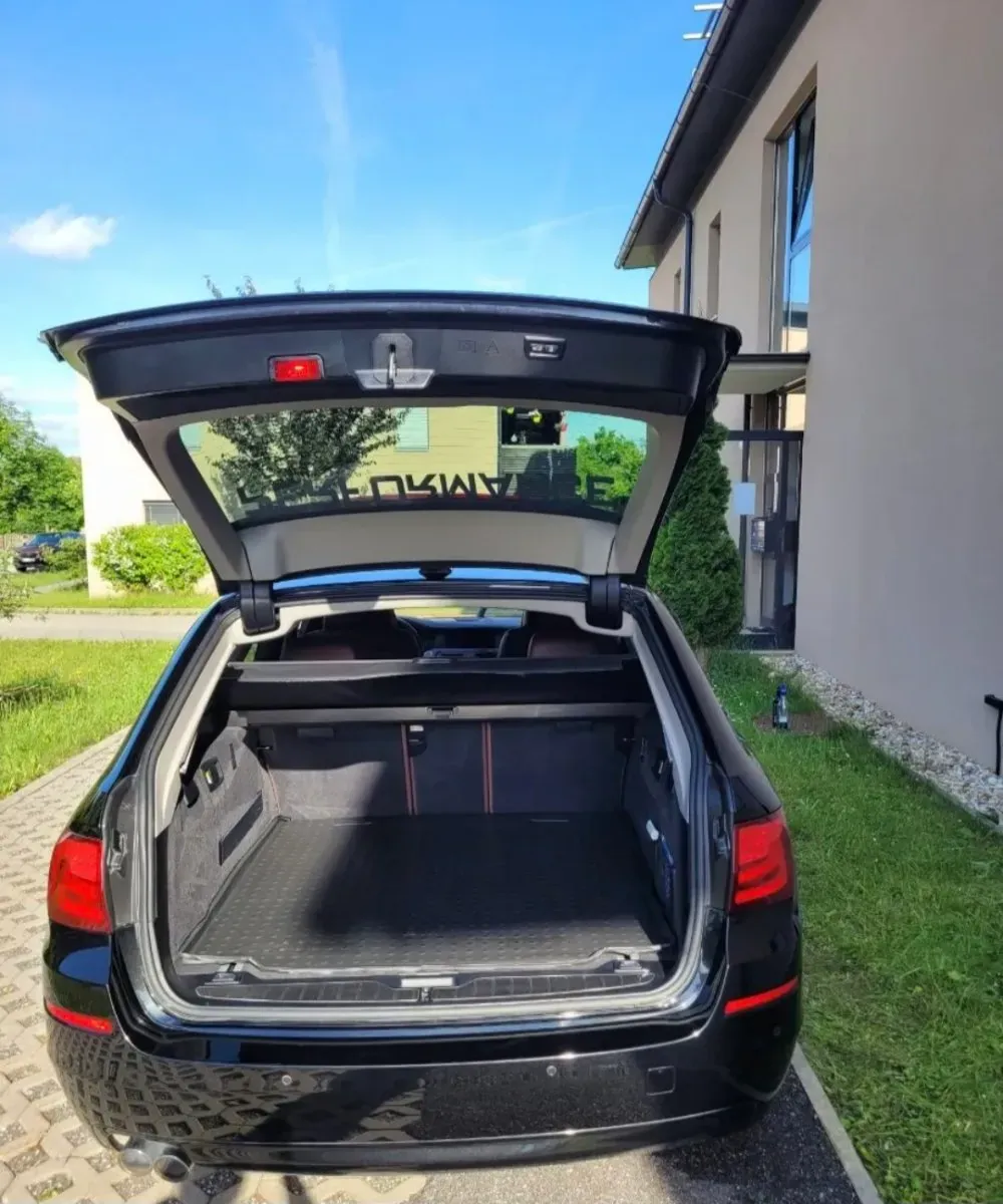 BMW 5 Series 2012 photo 2