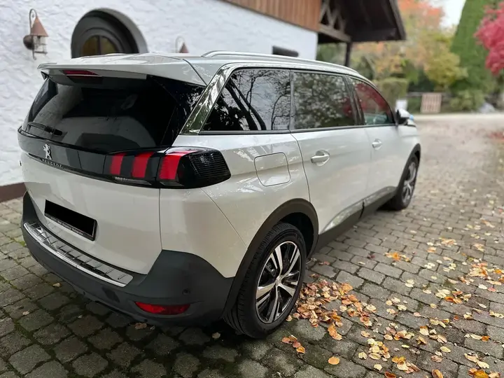 Peugeot 5008 2018 photo 3