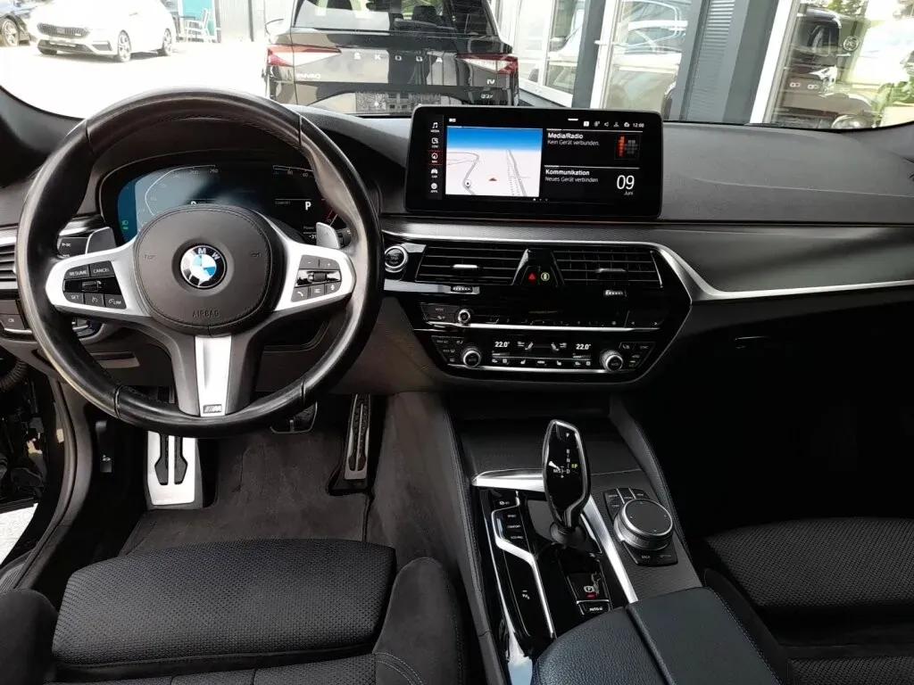BMW 5 Series 2021 photo 3