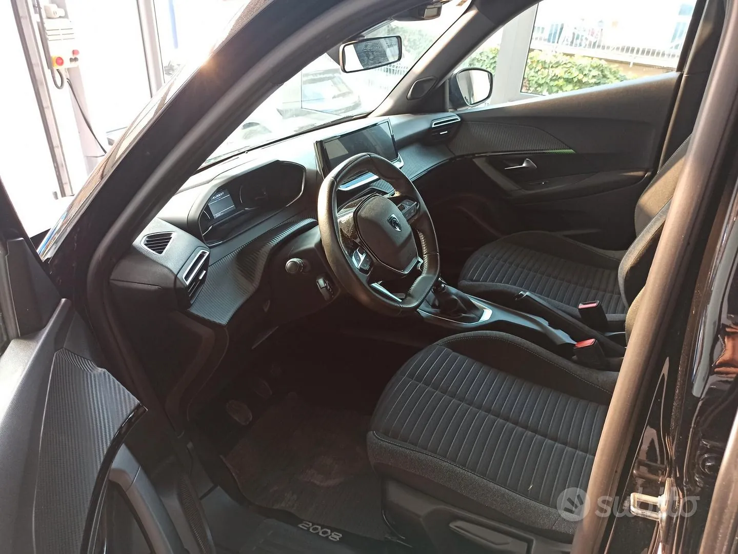 Peugeot 2008 2023 photo 4
