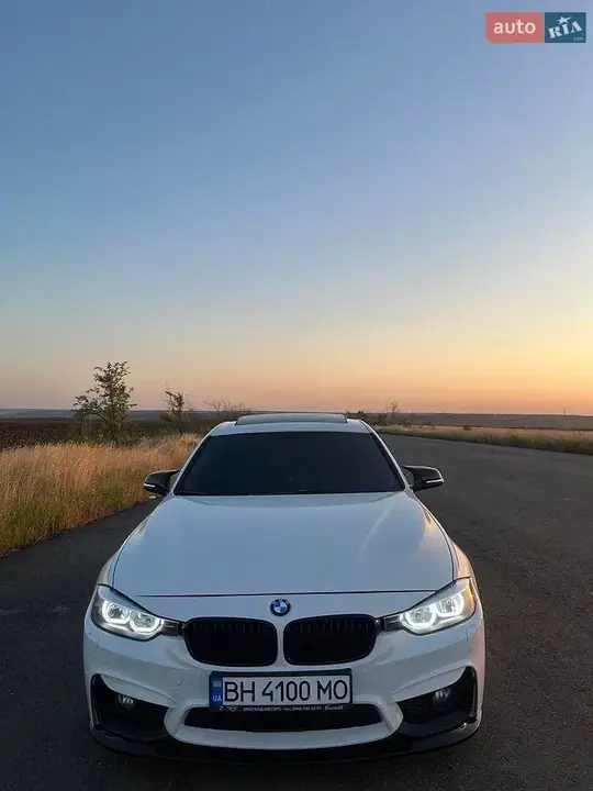 BMW 3 Series 2013 photo 2