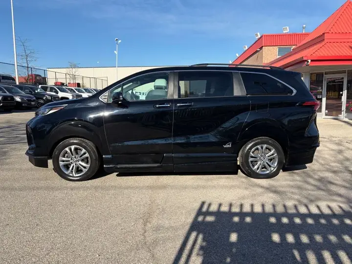 Toyota Sienna 2022 photo 4