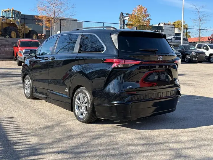 Toyota Sienna 2022 photo 5