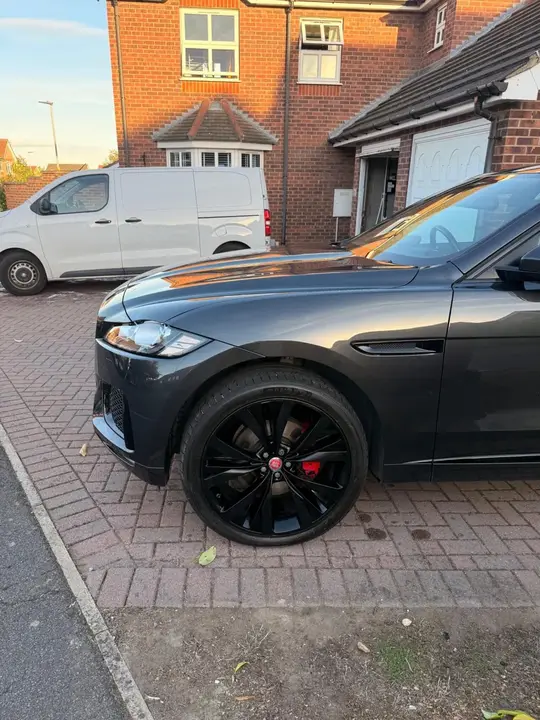 Jaguar F-Pace 2017 photo 4