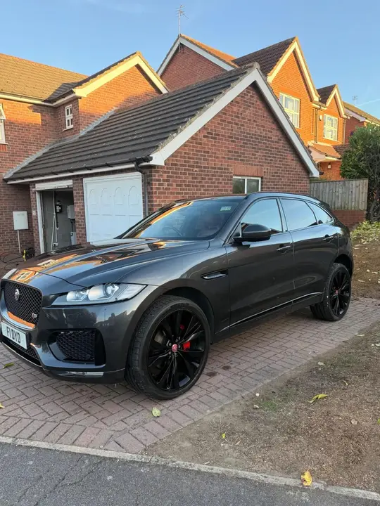 Jaguar F-Pace 2017 photo 3