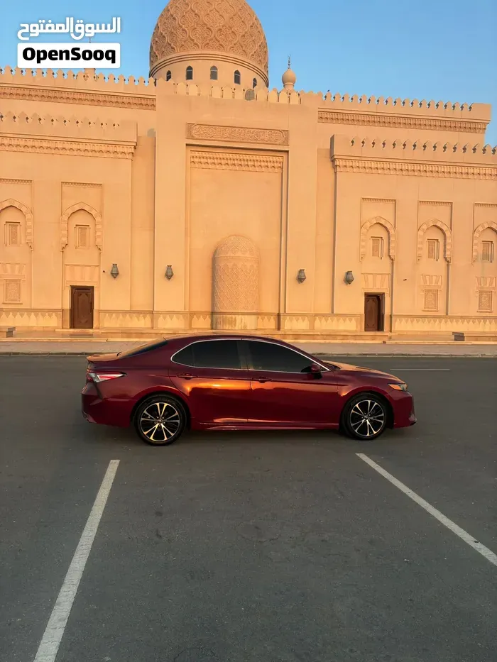 Toyota Camry 2018 photo 3