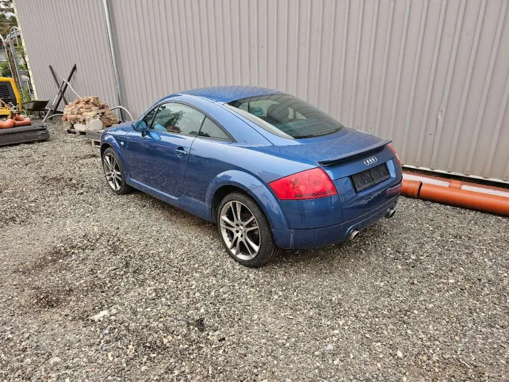 Audi Tt 2001 photo 2