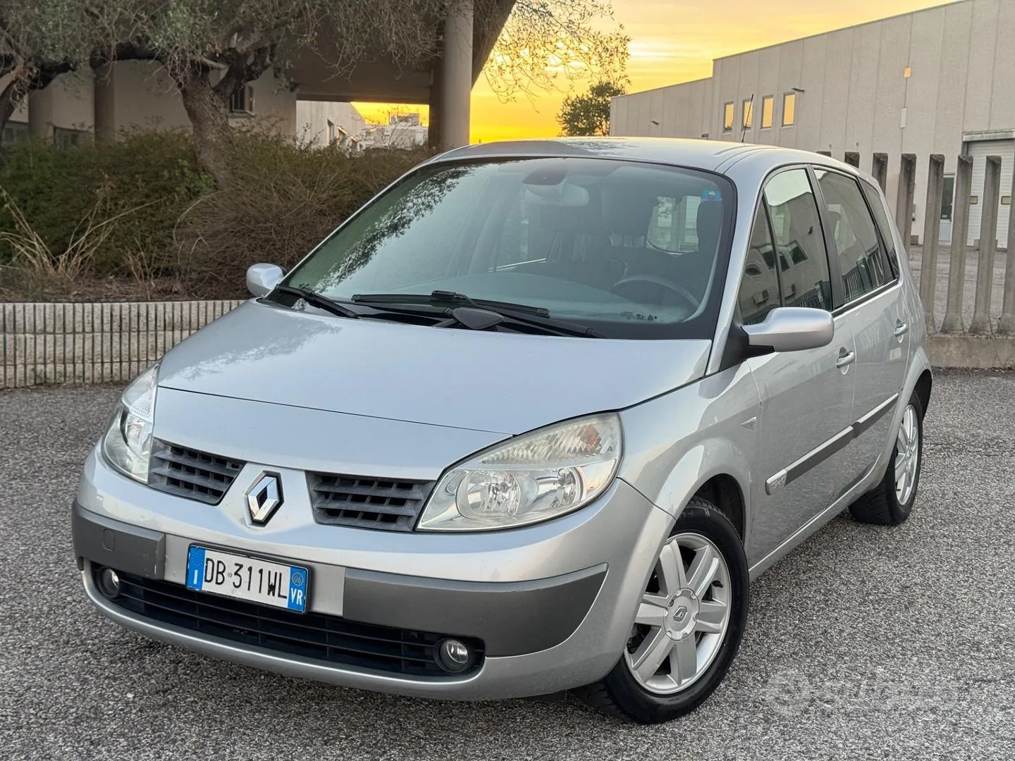 Renault Scenic 2006 photo 2