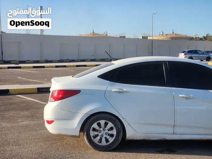 Hyundai Accent 2015 photo 2